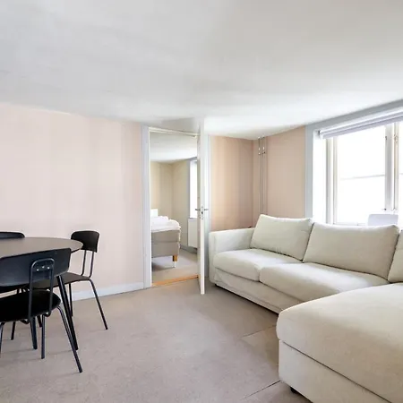 Apartment Balcony Apt - Center, 50m To The Metro *