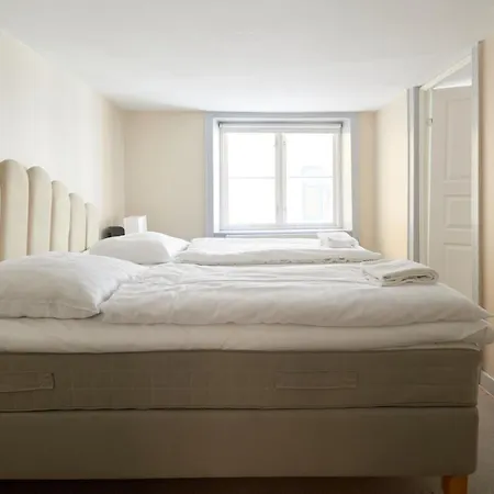 Balcony Apt - Center, 50m To The Metro