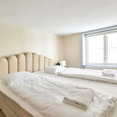 Balcony Apt - Center, 50m To The Metro