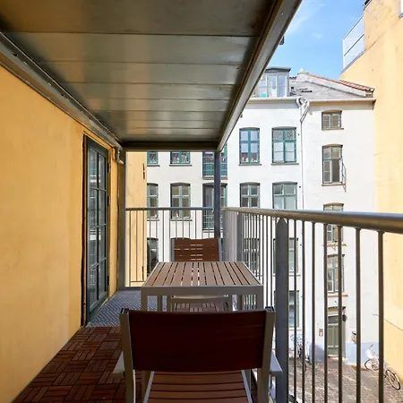 Balcony Apt - Center, 50m To The Metro * Copenhagen