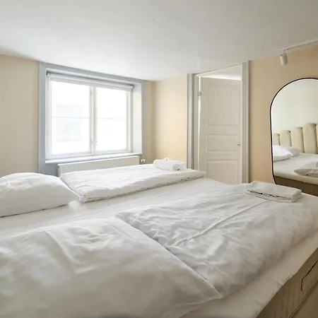 Balcony Apt - Center, 50m To The Metro *