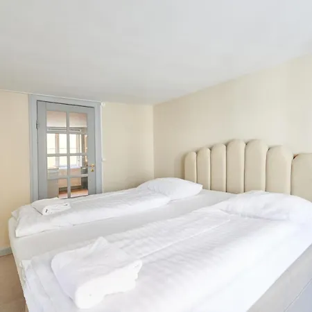 Apartment Balcony Apt - Center, 50m To The Metro *
